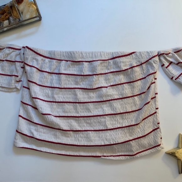 Tilly's Striped off the Shoulder Top Size Large 🐇 - Picture 2 of 5